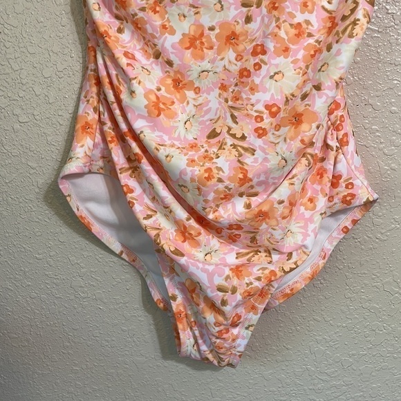 Kona sole peachy floral one shoulder swimsuit - Picture 5 of 12